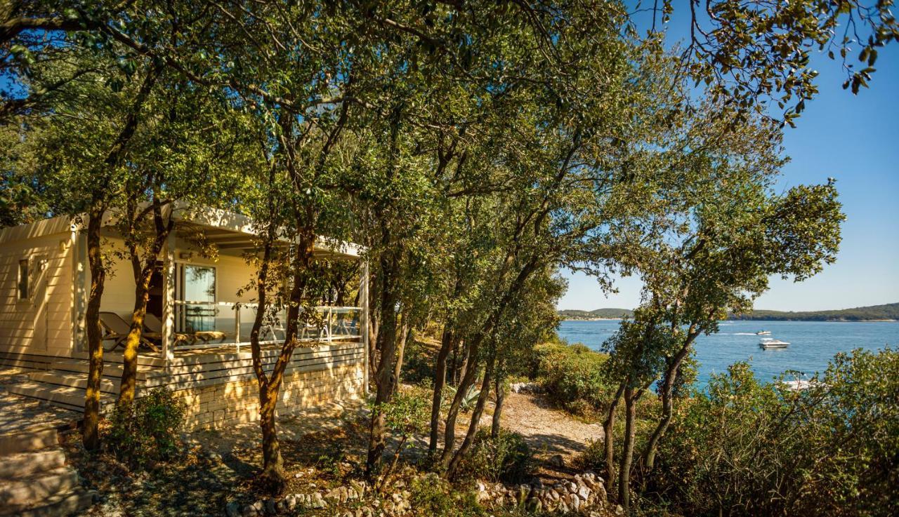 Maistra Camping Koversada Uncovered Naturist Mobile Homes Врсар Экстерьер фото