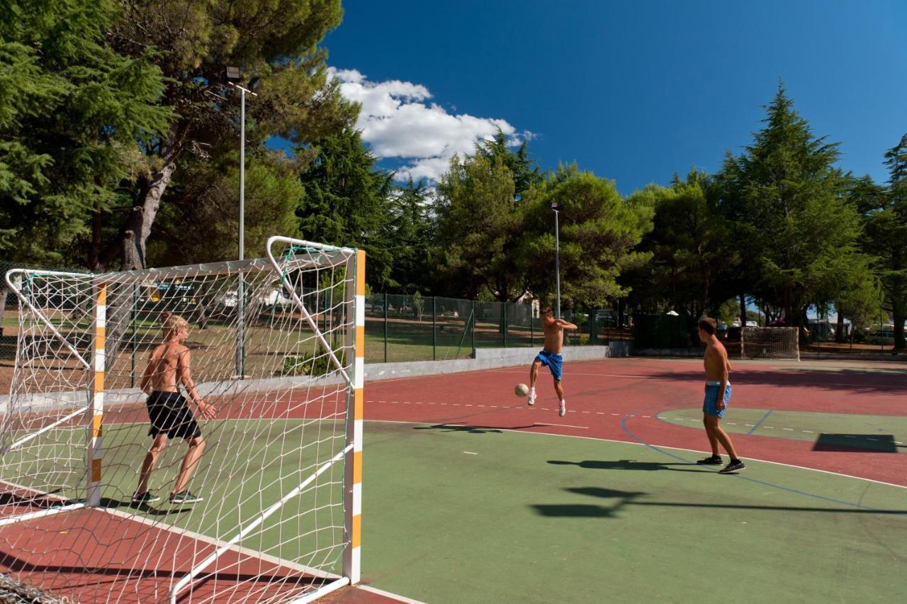 Maistra Camping Koversada Uncovered Naturist Mobile Homes Врсар Экстерьер фото
